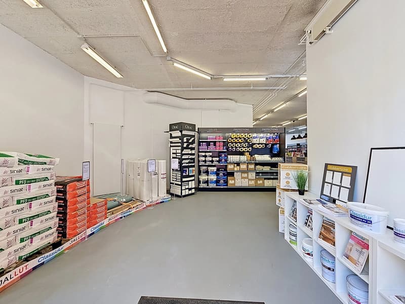 Spécial investisseur - Grande surface commerciale à deux pas du centre-ville (7)