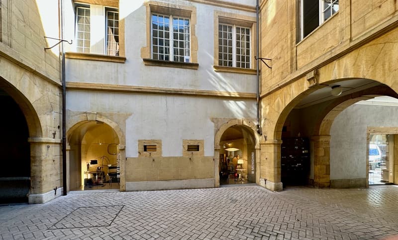 Local commercial à Neuchâtel (2)