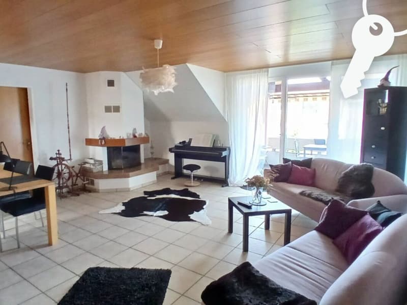 Wohnzimmer (möbliert)