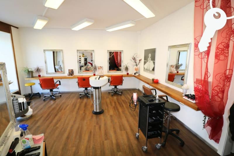 Gewerbefläche im Erdgeschoss (Coiffeur)