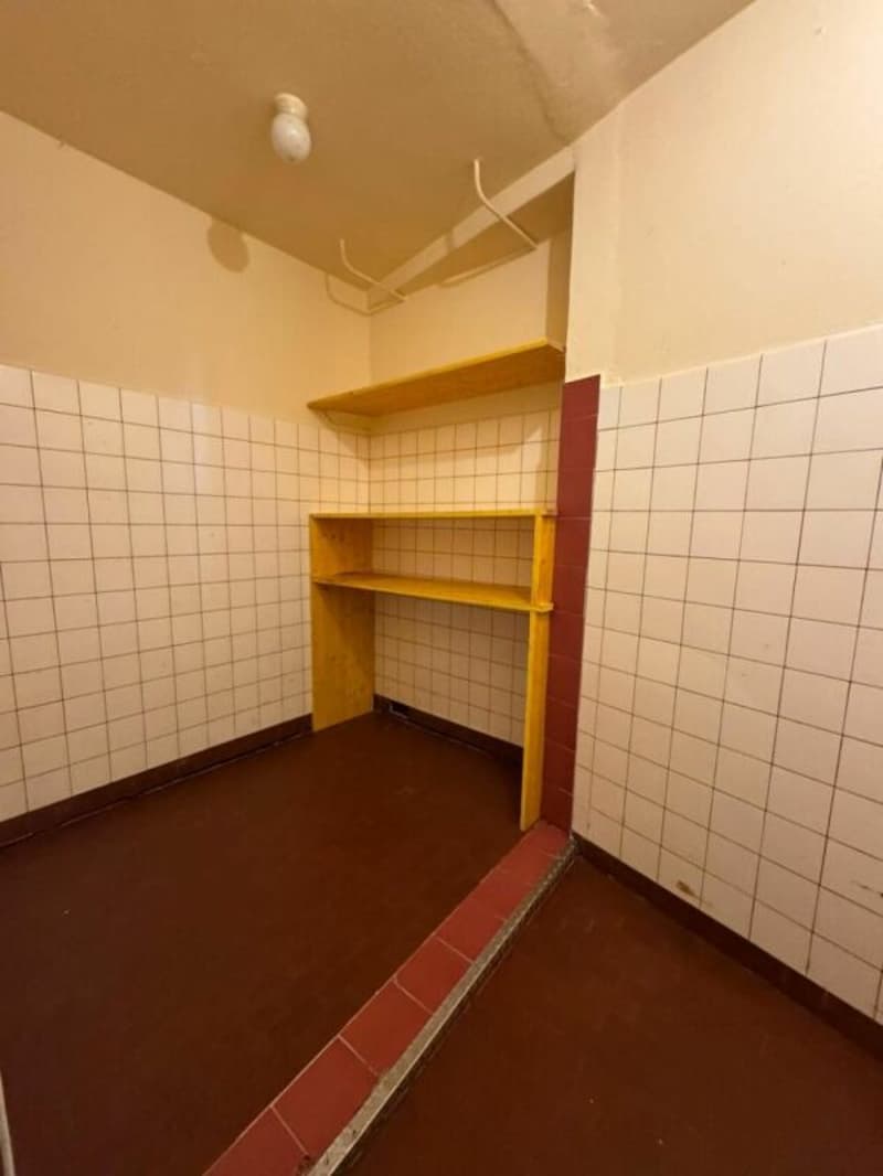 Arcade/Showcase/Shop 57 m2 in Ste-Croix (4)