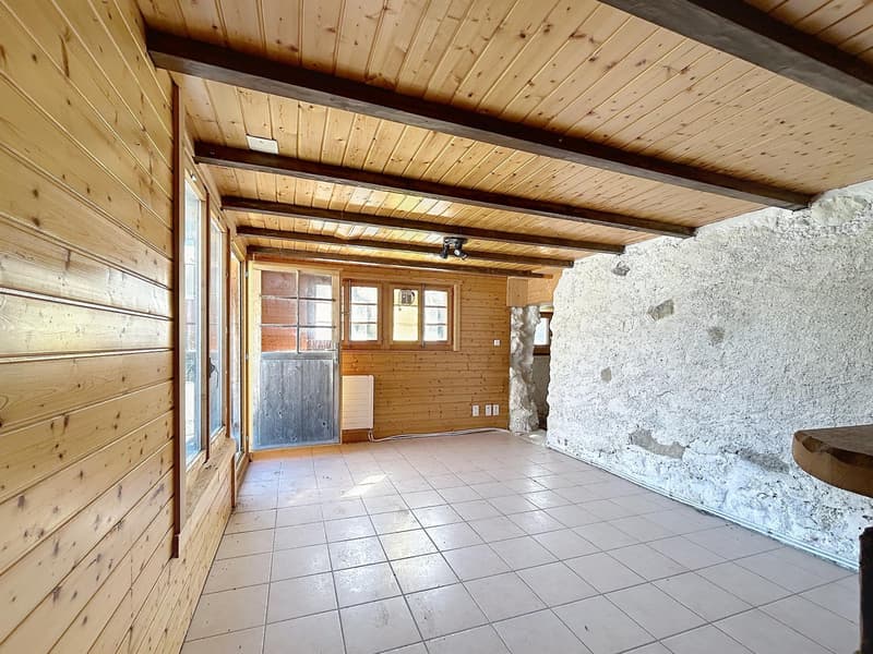 Individual chalet with 5.5 rooms and annex in La Collombaz (5)