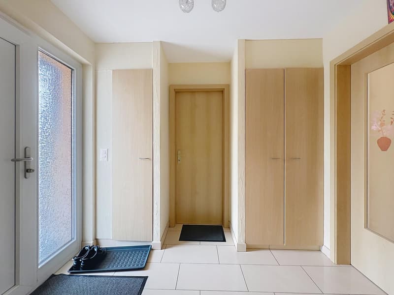Large Villa | Close to all amenities (10)