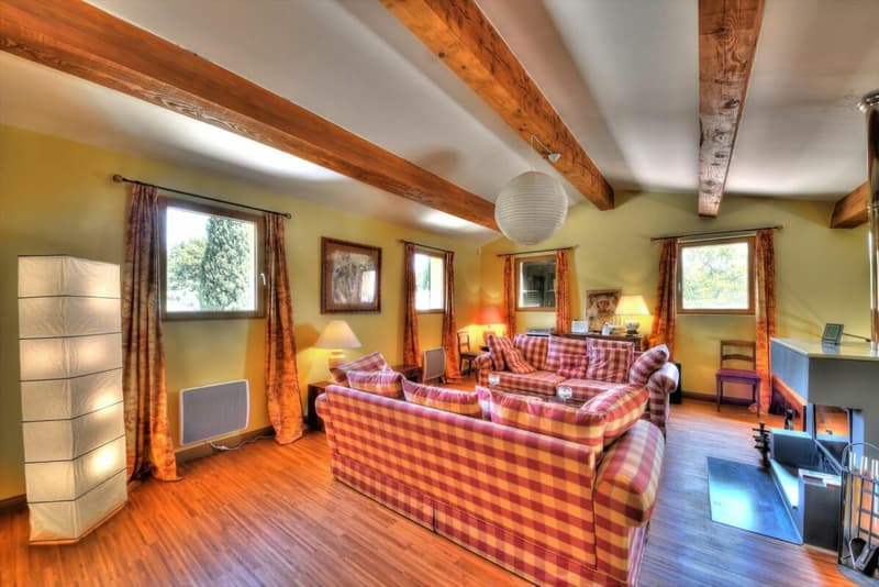 Individual villa with 7 rooms in Aups (16)