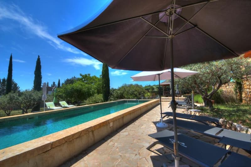 Individual villa with 7 rooms in Aups (18)