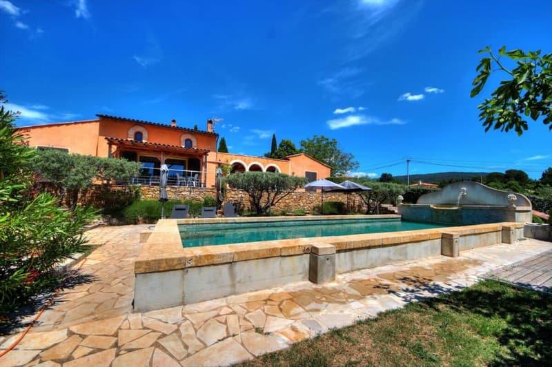 Individual villa with 7 rooms in Aups (22)