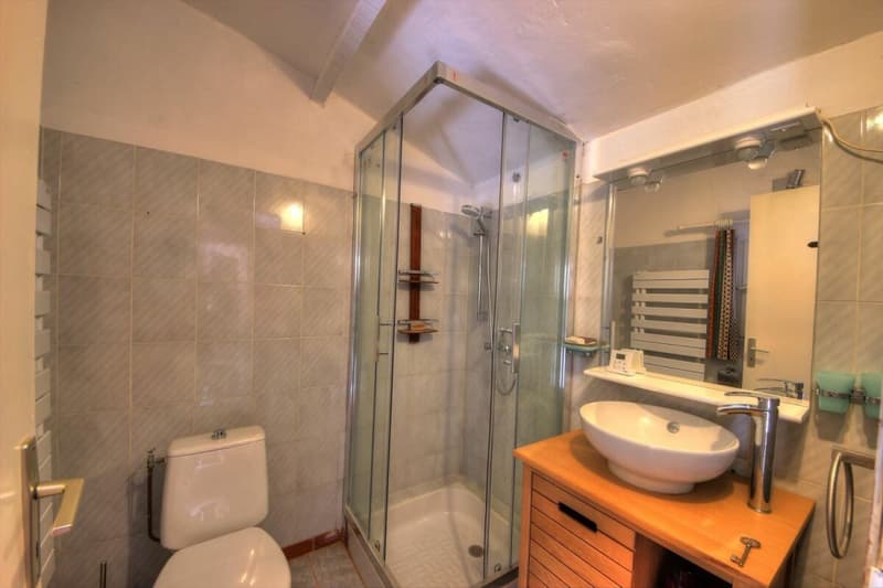 Individual villa with 7 rooms in Aups (7)