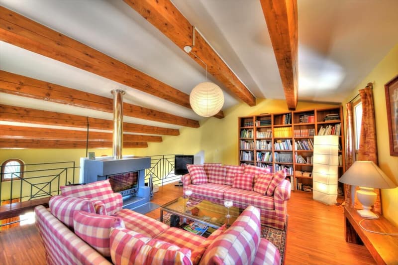 Individual villa with 7 rooms in Aups (5)