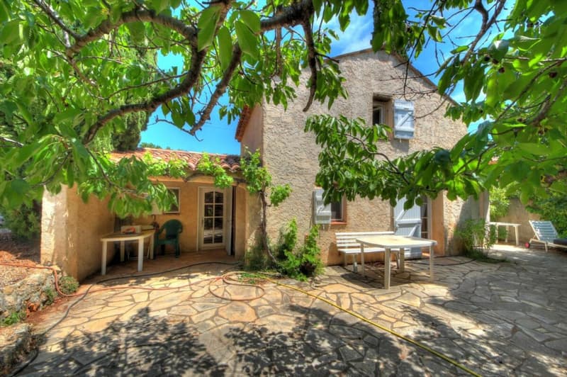 Individual villa with 7 rooms in Aups (2)