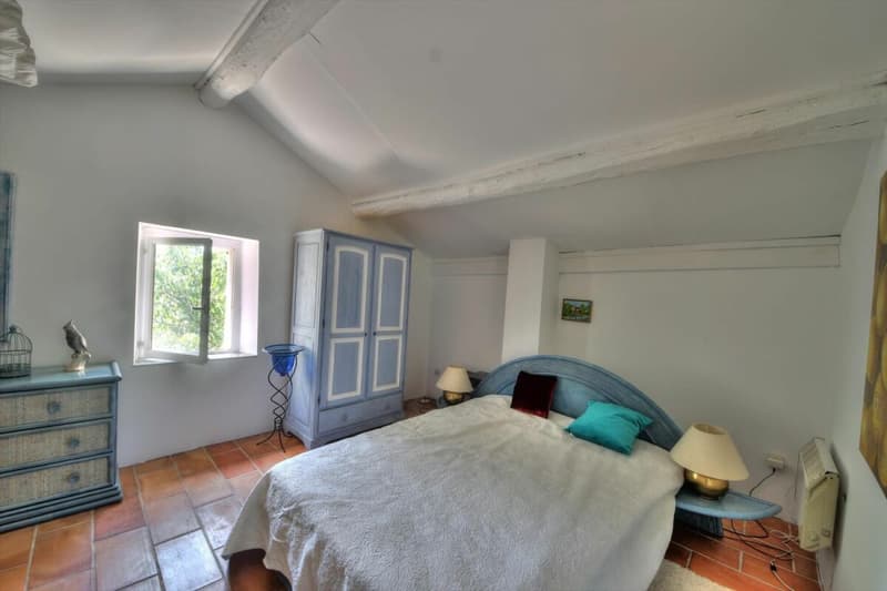Individual villa with 7 rooms in Aups (6)