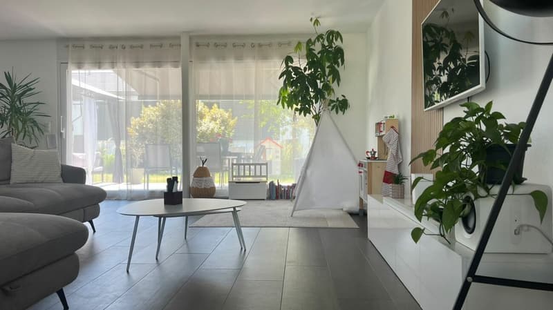 Belle villa contiguë avec deux jardins dans un environnement calme à Cudrefin (2)