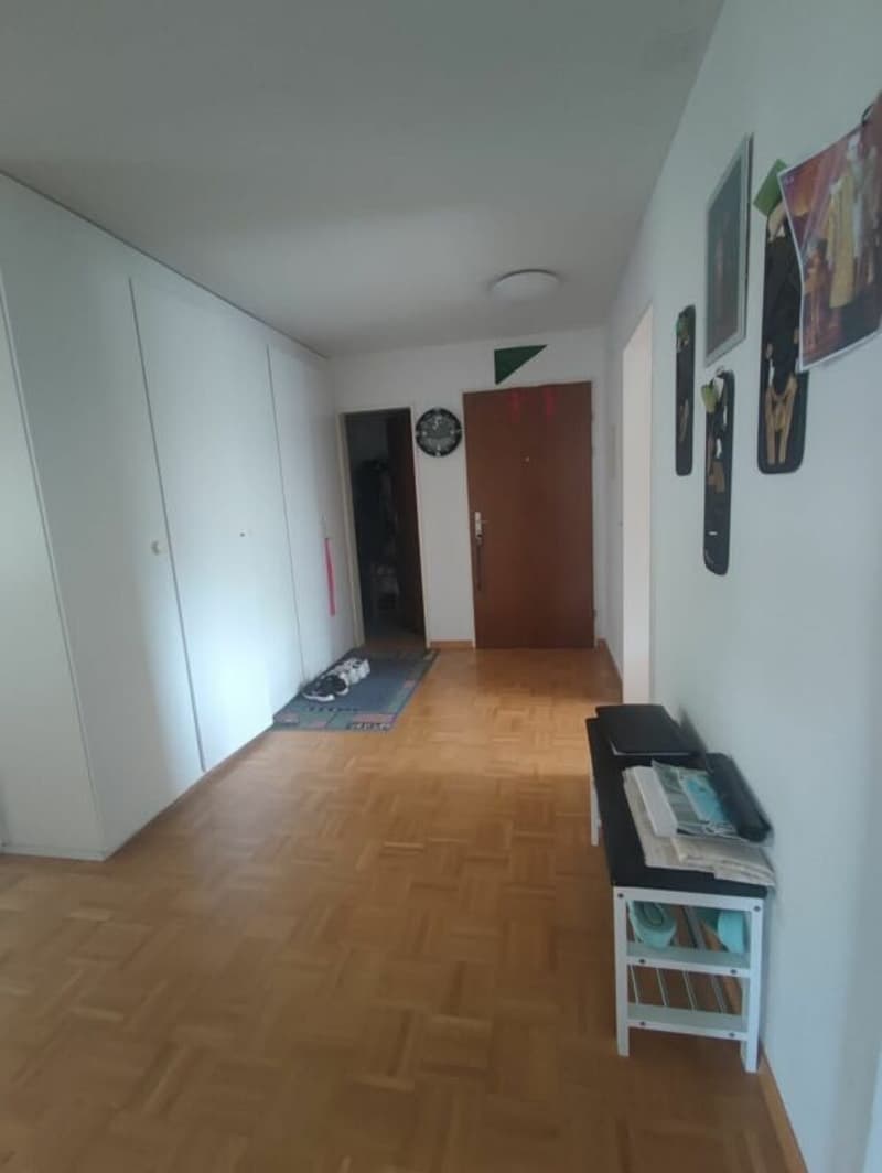 Familienfreundliche 4½-Zimmerwohnung in Nidau (2)