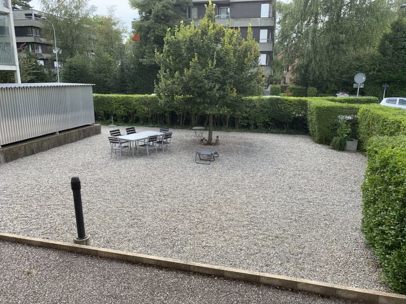 Appartement mansardé de 3½ pièces dans une villa située dans un quartier calme et central (15)