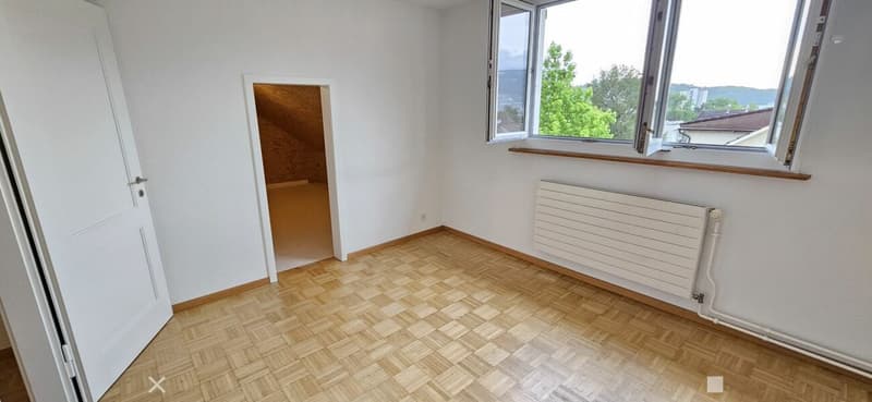 Dachwohnung (ohne Balkon) in ruhigem Genossenschafts-Quartier (4)