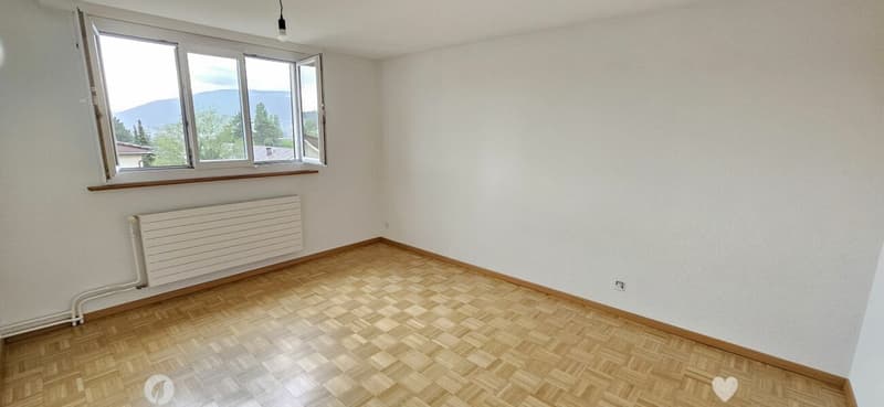 Dachwohnung (ohne Balkon) in ruhigem Genossenschafts-Quartier (6)