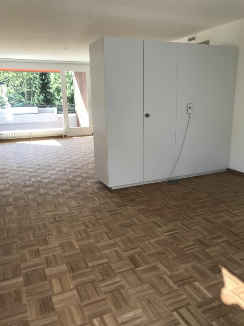 Schöne 2½-Zimmerwohnung - Wohnen im Alter mit Dienstleistungen (8)