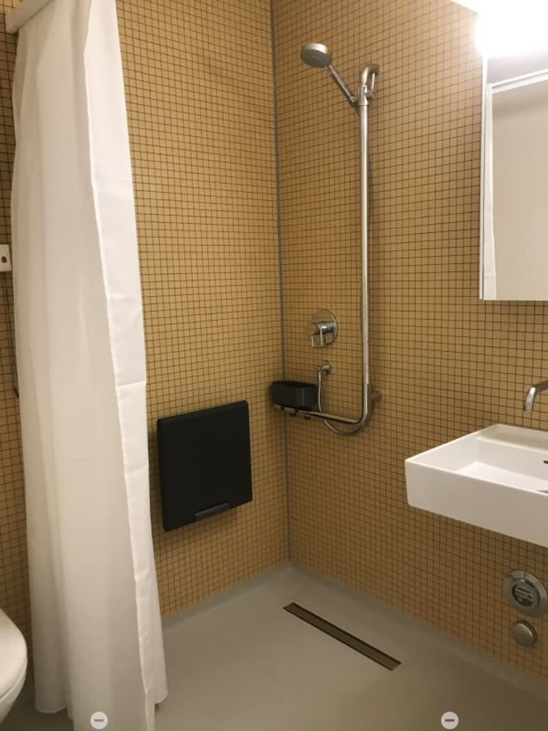 Schöne 2½-Zimmerwohnung - Wohnen im Alter mit Dienstleistungen (5)