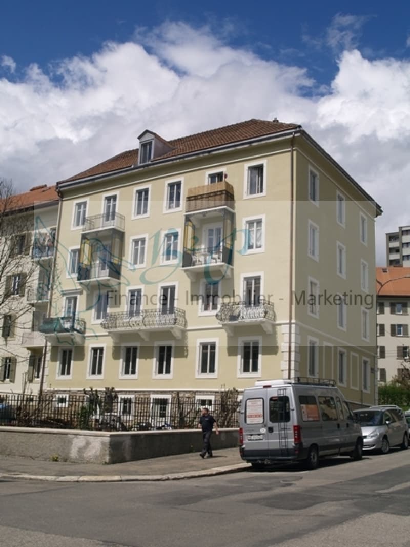 Grand appartement de 7.5 pièces à La Chaux-de-Fonds (1)