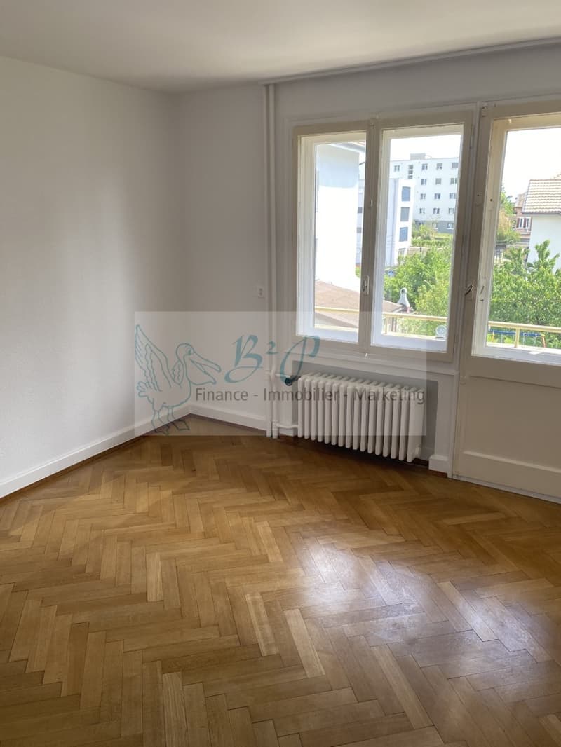 Un bel appartement de 2.5 pièces avec balcon est à louer sur Peseux ! (2)