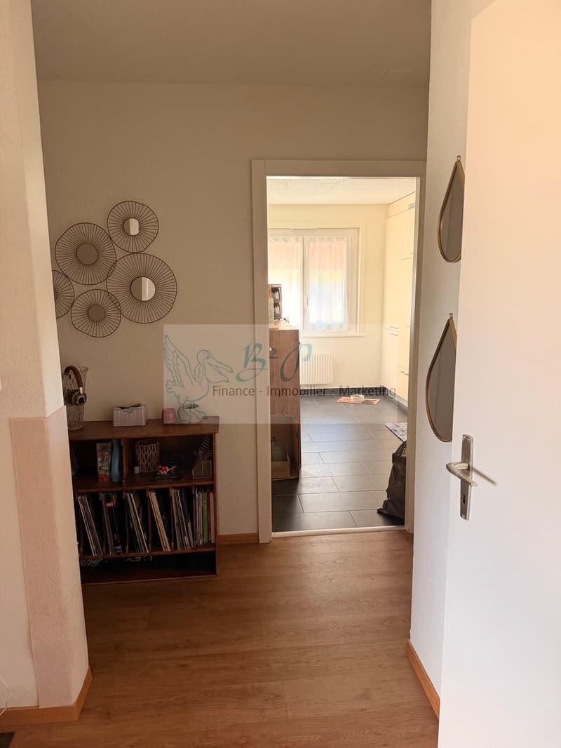 Spacieux et bel appartement rénové de 4½ pièces au 1er étage à louer ! (4)