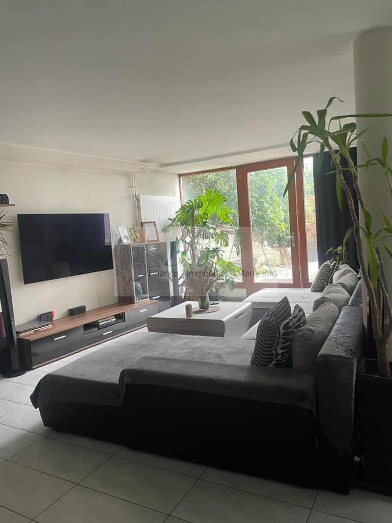 Grand appartement de 2.5 pièces avec jardin privatif (1)