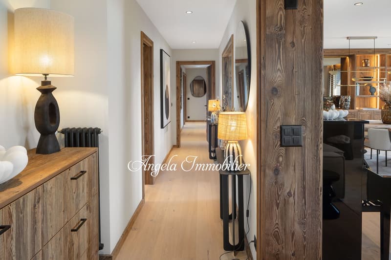 wooden floor, wooden walls, lamps, radiator, wooden cabinet, mirror