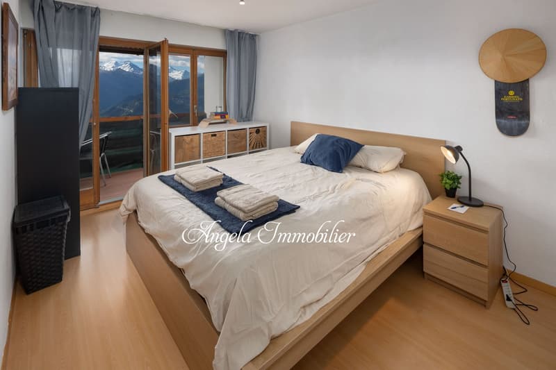 Möblierte 3.5-Zimmer-Wohnung mit atemberaubendem Bergpanorama in Crans-Montana (4)
