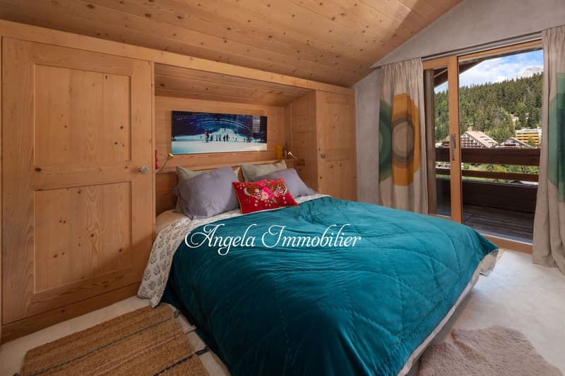 Stunning 5.5-Room Attic Apartment (14)