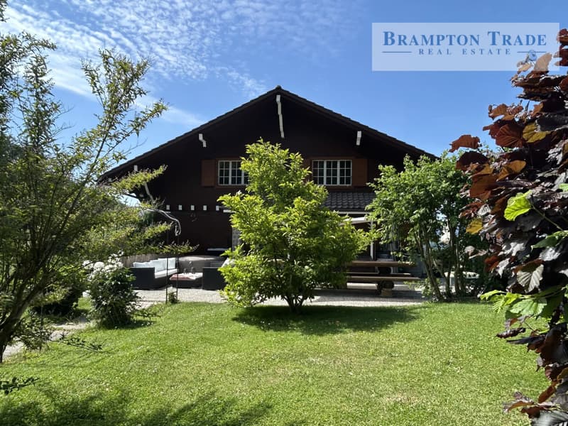 Surrounded by Nature, Yet Close to All Amenities (3)