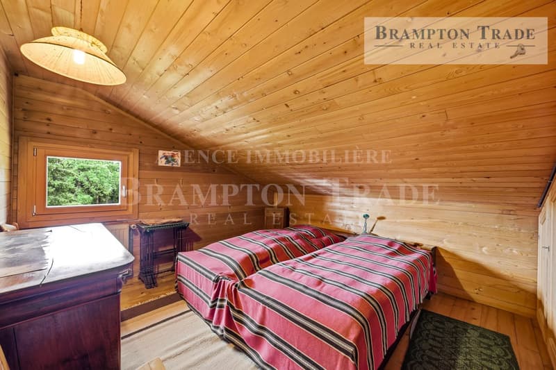 Schönes 5.5-Zimmer-Chalet, Wohngegend (8)