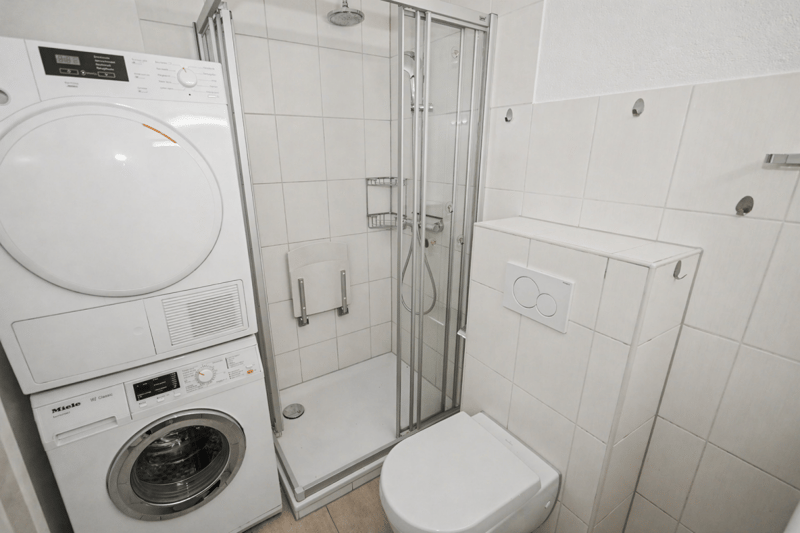 Bright, modernized 3.5-room apartment in Reinach (3)