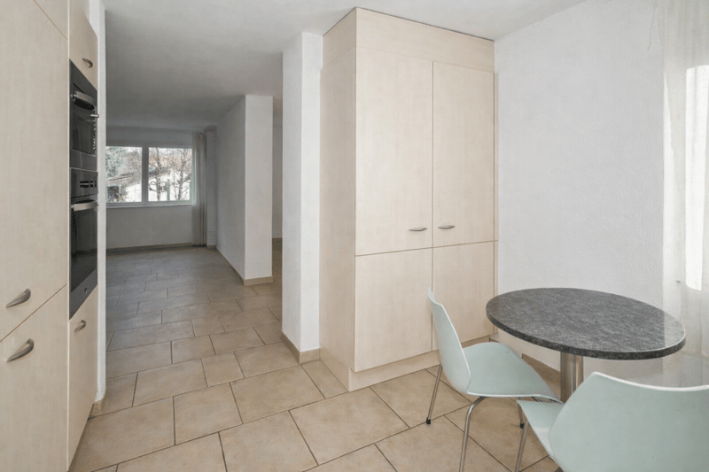 Bright 4.5-room apartment in Binningen (7)