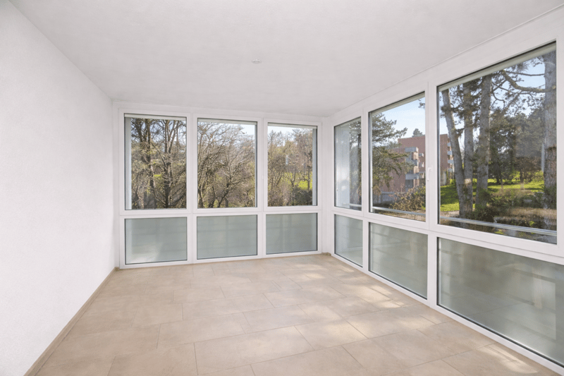 Bright 4.5-room apartment in Binningen (2)