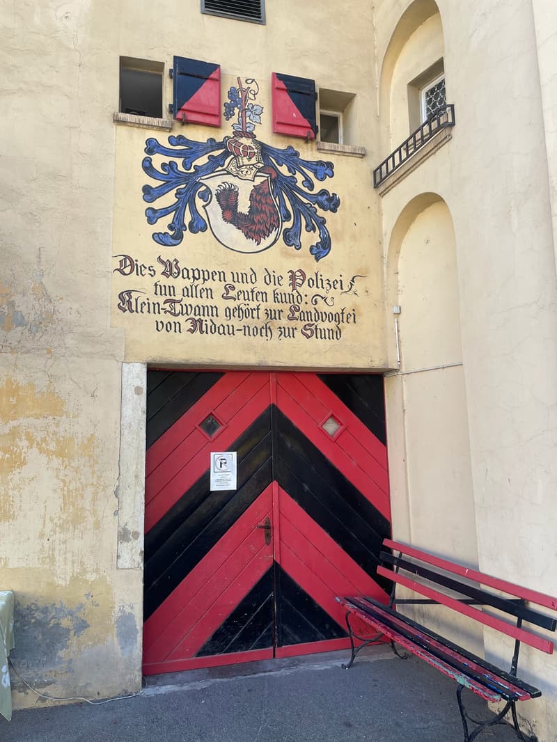 Wohn- und Restaurantgebäude in Twann zu verkaufen (3)