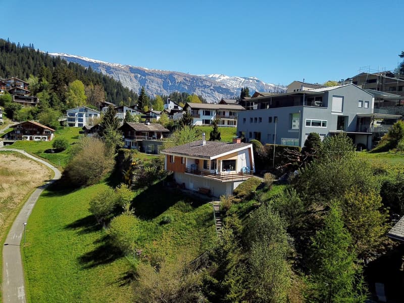 Occasione unica! Casa vacanza di 4,5 locali direttamente sul lago di Laax (2)