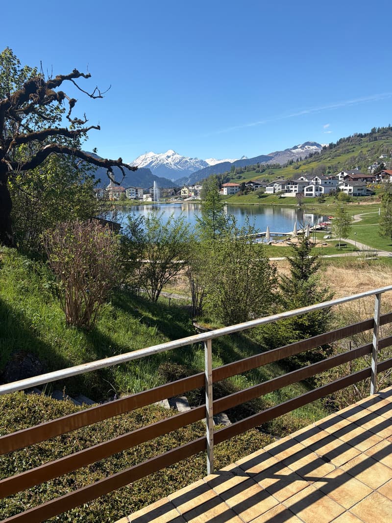 Occasione unica! Casa vacanza di 4,5 locali direttamente sul lago di Laax (4)