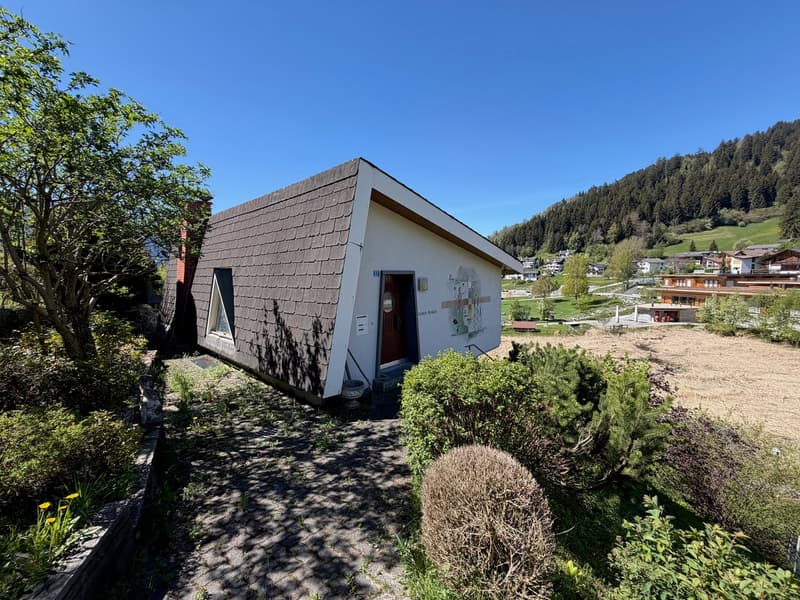 Occasione unica! Casa vacanza di 4,5 locali direttamente sul lago di Laax (3)