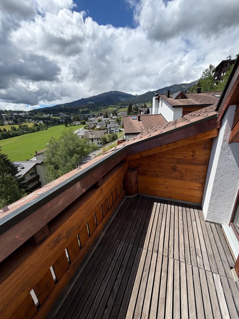 Charming 3.5-room maisonette apartment with panoramic view in Flims Dorf (6)