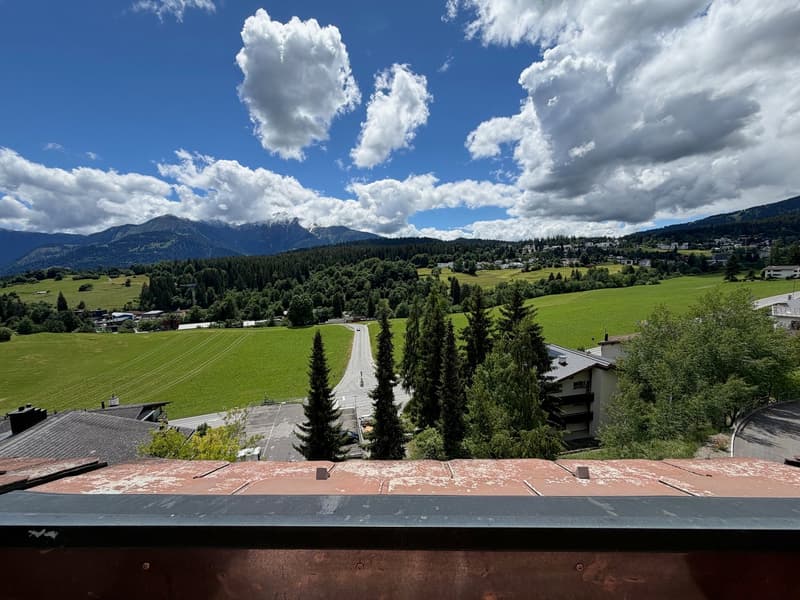 Charming 3.5-room maisonette apartment with panoramic view in Flims Dorf (4)