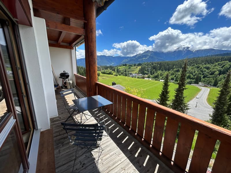Charming 3.5-room maisonette apartment with panoramic view in Flims Dorf (3)