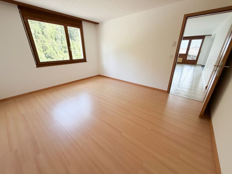 Charmante 4.5-Zimmer-Wohnung mit Bergpanorama in Laax (17)