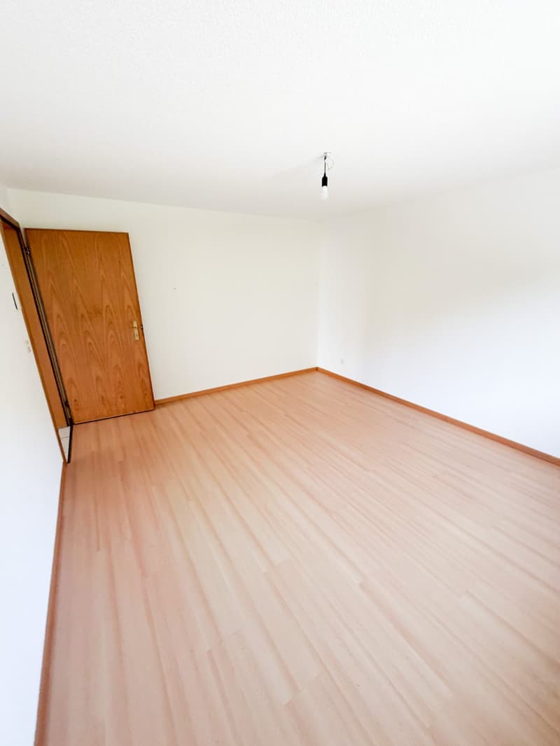 Charmante 4.5-Zimmer-Wohnung mit Bergpanorama in Laax (20)