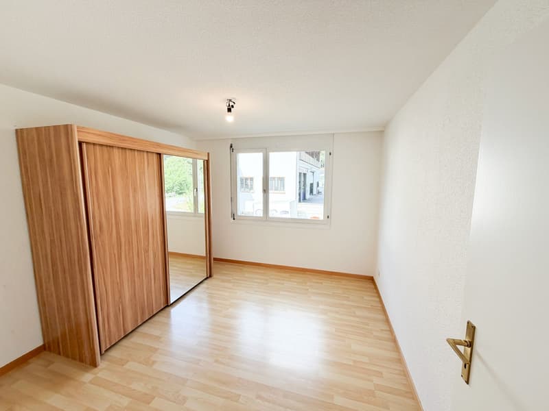 Charmante 4.5-Zimmer-Wohnung mit Bergpanorama in Laax (19)