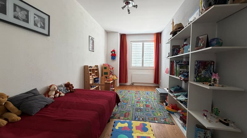 Charmantes 5.5-Zimmer-Doppeleinfamilienhaus in Kloten (19)