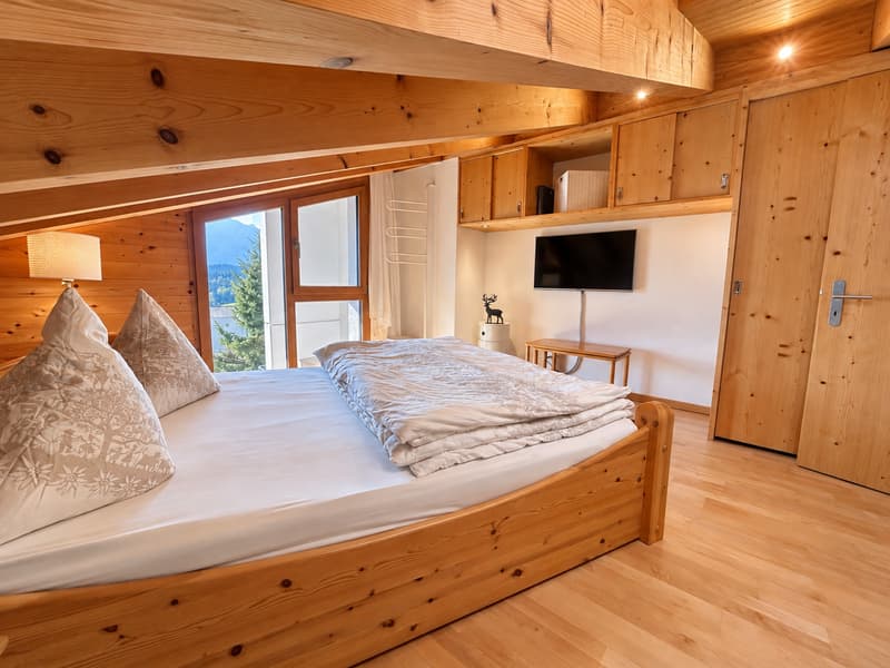 Charmante 2.5-Zimmer-Maisonette-Wohnung mit Bergpanorama in Flims-Dorf (10)