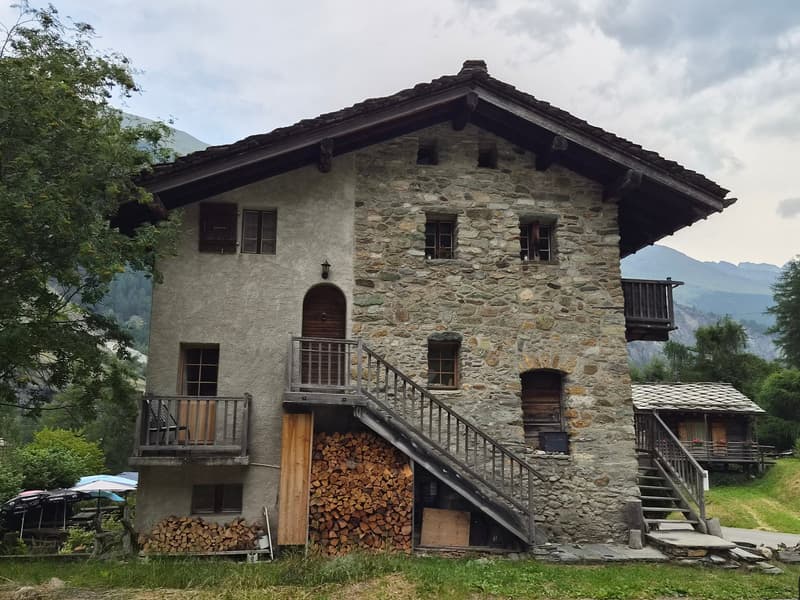 Appartement cosy dans maison villageoise authentique - Lannaz/Evolène - 70 m2 (1)