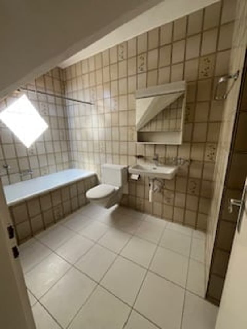 Charmant appartement de 2 pièces sous les toits à Neuchâtel (6)