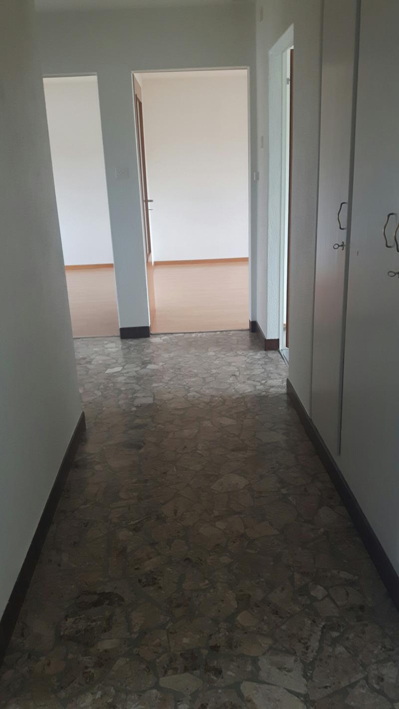 Spacieux appartement 4 pièces avec balcon au Locle (4)