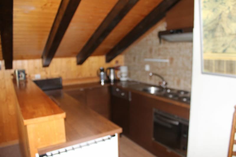 Attic apartment opposite the cable car; RARE! (9)