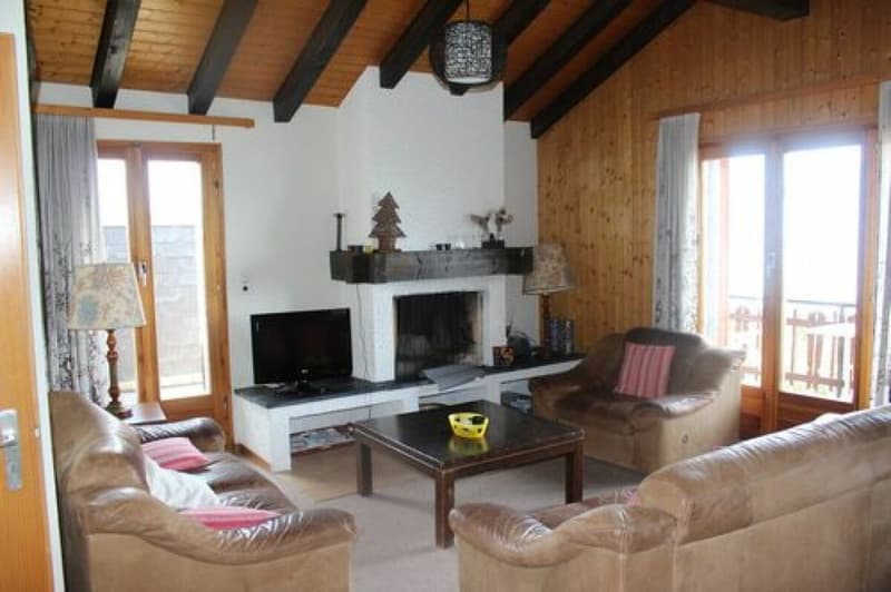 Attic apartment opposite the cable car; RARE! (3)